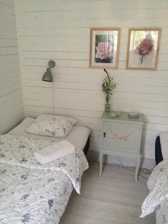 Saebyholms Gard Bed and Breakfast Laholm Habitación foto